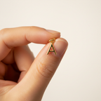 8 Karat Gold Letter – Hero in Hand