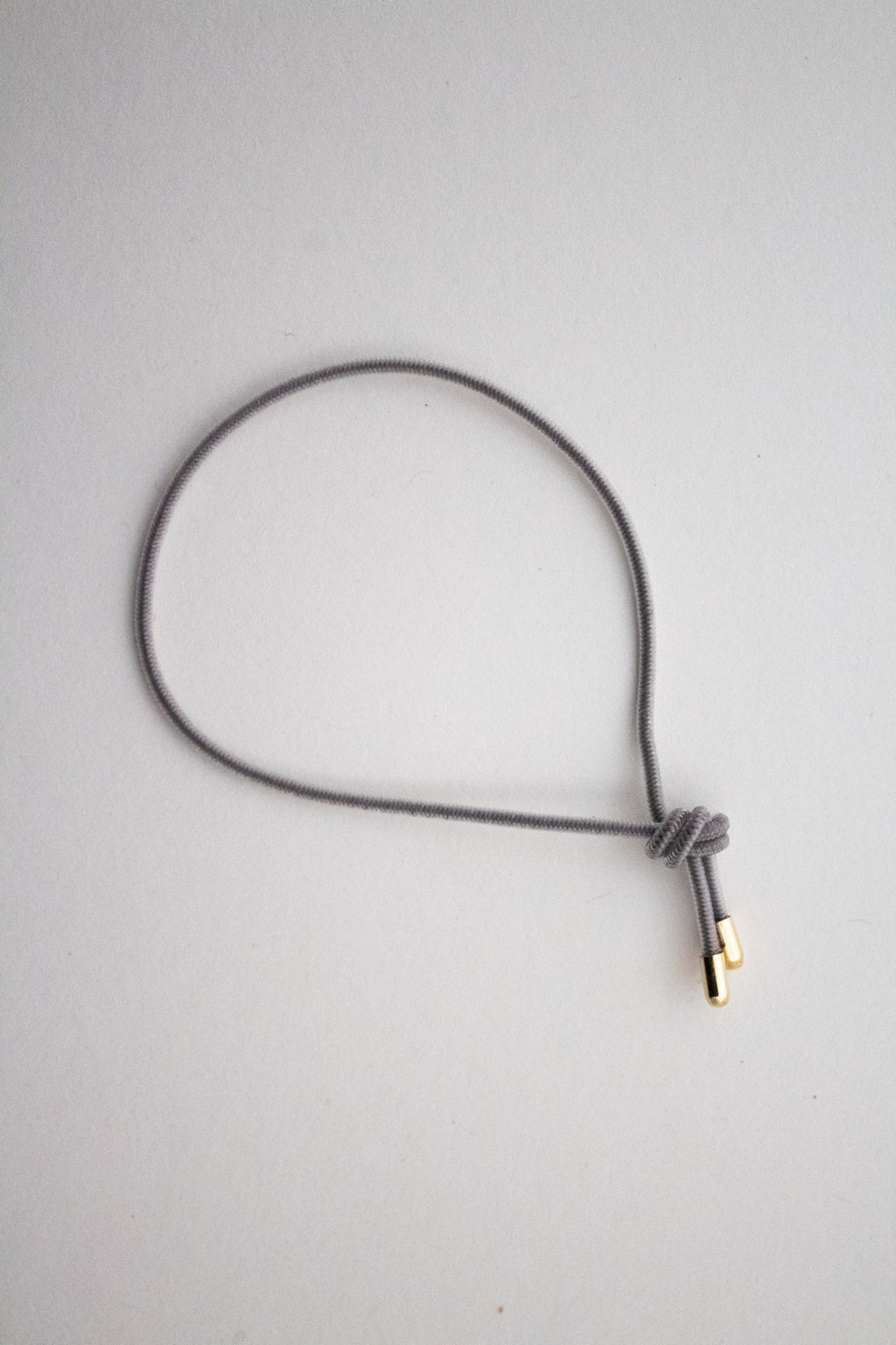 Elastisches Armband mit Endkappen