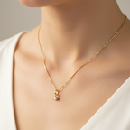 Venezianer Kette mit Weißem Topas am Hals
